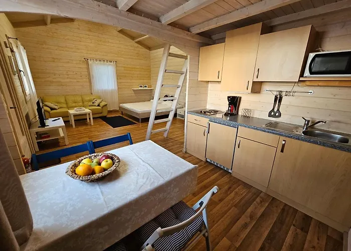 Blueberry Feriehus Áyios Nikítas